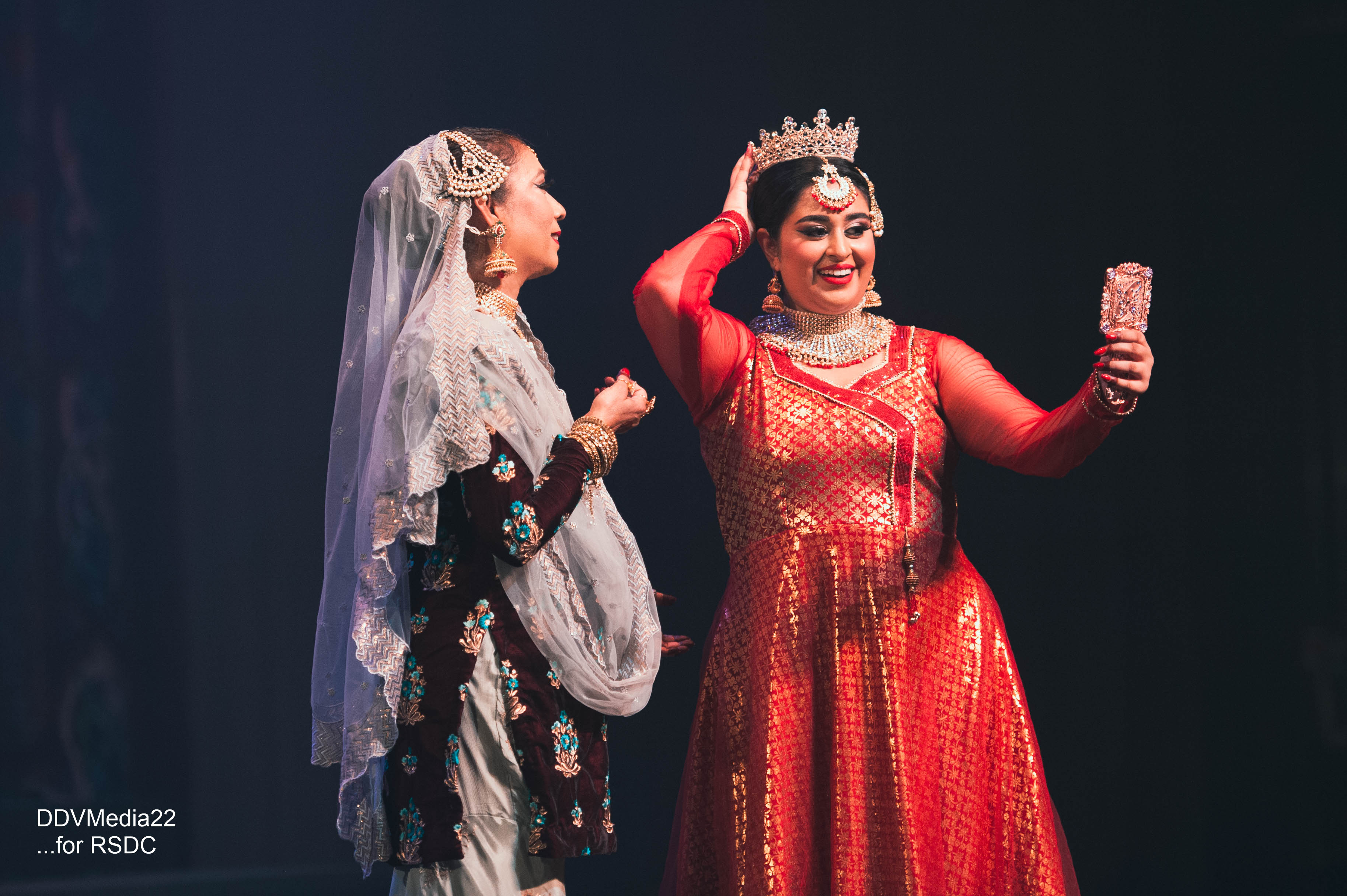 Anarkali the Musical Bahaar looks in mirror with mother Rukhsana